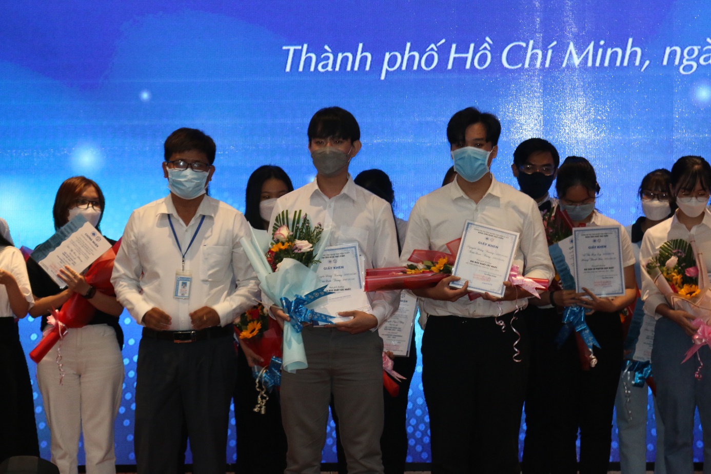 The group of students won the award "Best Article"