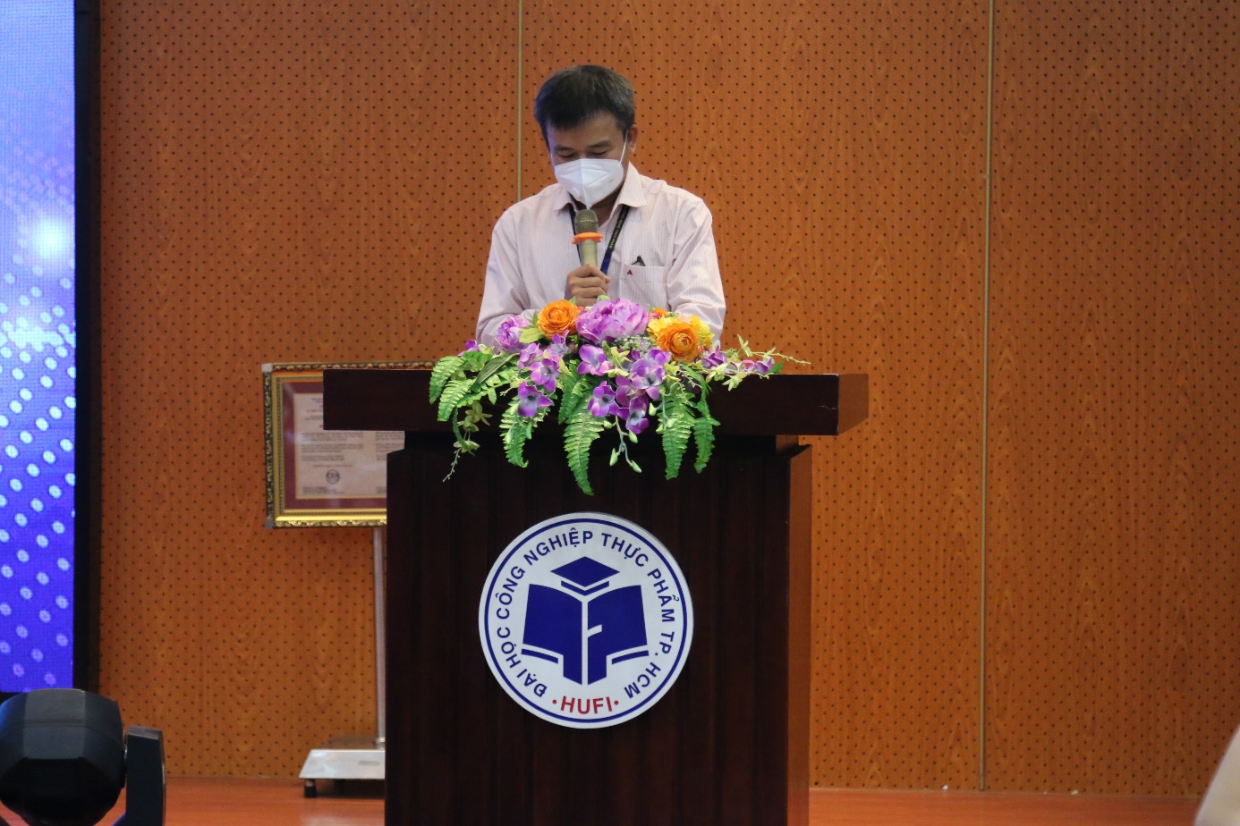 Dr. Phan The Duy states opening speech of the conference 